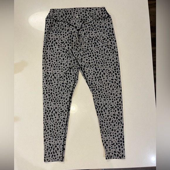 Balance Athletica Snow Leopard Leggings - Picture 3 of 5